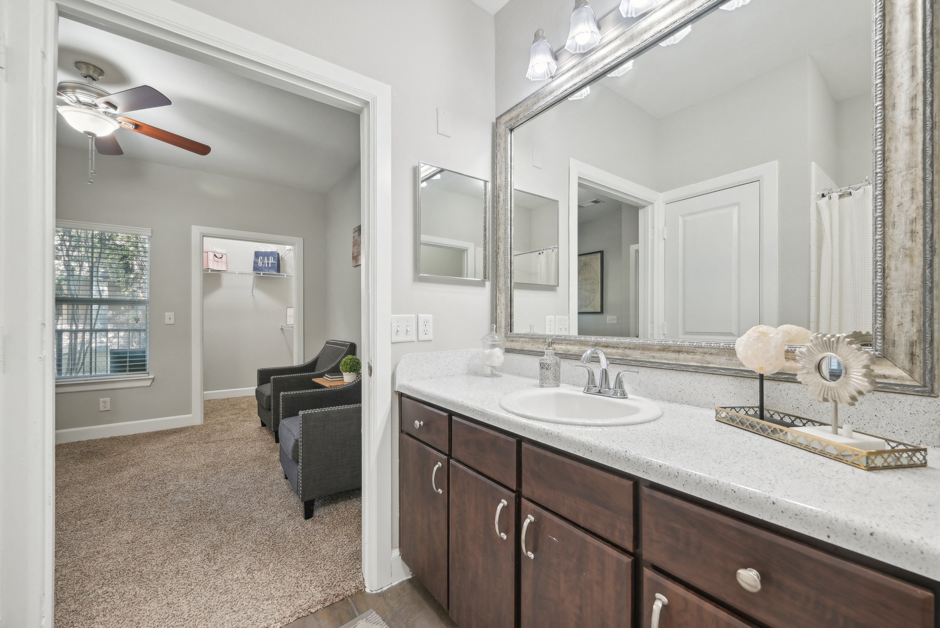 District at Greenville Apartments Image 6
